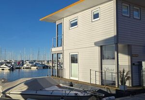 05. Floating-Houses (75 m²) SteelVoll mit Infrarotsauna