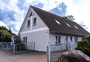 Kajütenhus Komfort-Ferienwohnungen – Kapitänskajüte Freest