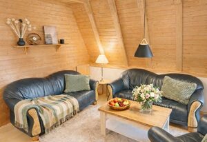 Finnhütte in Freest mit Sauna und umzäunten Grundstück – Finnhütten-Ferienhaus