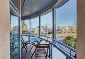 Ferienwohung Kira – Ferienwohnung Kira in Ahlbeck: 3 Schlafzimmer, Balkon & nur 400 m zum Sandstrand