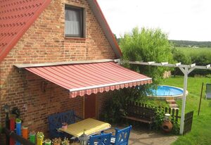 Ferienhaus mit Terrasse und Pool
