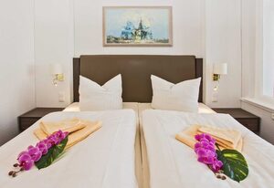 Strandvilla Imperator | Hotel & Ferienwohnungen auf Usedom – Ferienwohnung/Dachstudio Aquamarin