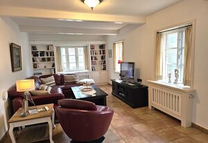 Ilskes Hus – Freistehendes Reetdachhaus mit Garten, Terrasse & E-Ladestation
