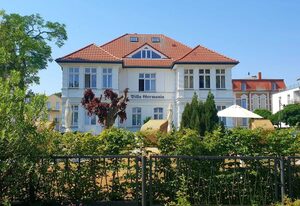 Villa Germania,1. Reihe, einige Whgn. SEEBLICK – Villa Germania EG 2, SÜDBALKON, GARTEN