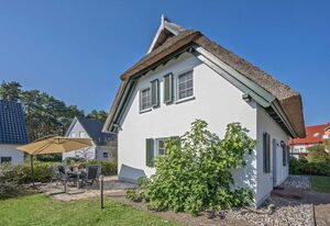 Reethus am Küstenwald – Modernes Ferienhaus mit Sauna, Garten & Strandnähe auf Usedom