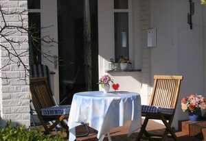 Villa Romantica App., überd. Terrasse, Strandkorb, Liegen – Villa Romantica Appartement