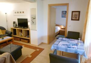 Villa Romantica Gartenwohnung, 300 m zur Ostsee, WLAN