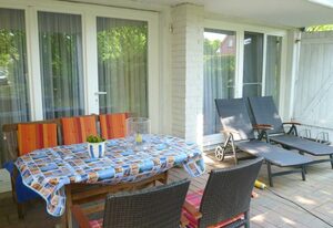 Villa Romantica Gartenwohnung, 300 m zur Ostsee, WLAN