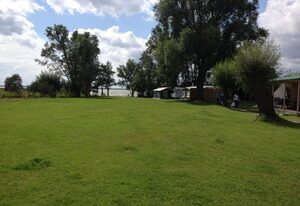 Wohnwagen/Caravan Stellplatz Ferienresort Möwenort am Wasser – Wohnwagen/Caravan-Stellplatz