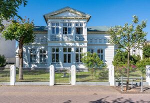 Villa Emanuel mit Meerblick – Wohnung 2