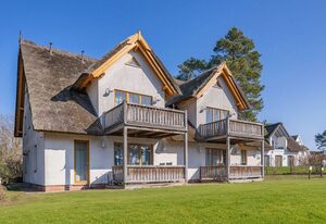 Ferienwohnung Skorpion – Moderne Ferienwohnung mit Sauna & Garten – Platz für 8 Gäste in Strandnähe