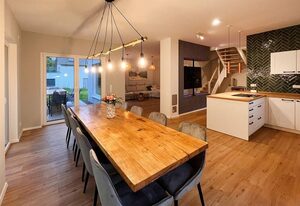 FH "zur blauen Möwe" – Moderne Naturidylle: Großzügiges Ferienhaus bei der Karniner Hubbrücke für 10 Gäste