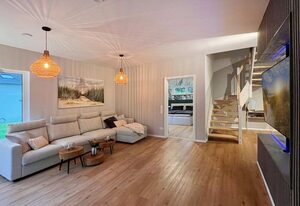 FH "zur blauen Möwe" – Moderne Naturidylle: Großzügiges Ferienhaus bei der Karniner Hubbrücke für 10 Gäste