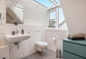 Ferienhaus am Peenestrom – Gemütliches Ferienhaus im Grünen – mit Kamin, Terrasse & Blick ins Grüne