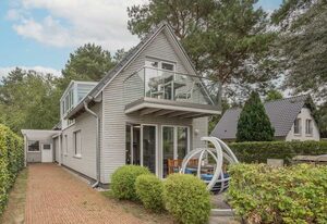 Ferienhaus am Peenestrom – Gemütliches Ferienhaus im Grünen – mit Kamin, Terrasse & Blick ins Grüne