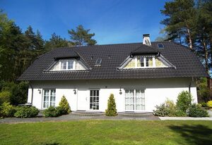 ADS-Ferienwohnungen **ca. 20 Gehminuten zum Ostseestrand** – Wg. 2.2 - 55qm mit Kamin und 2 Schlafzimmern