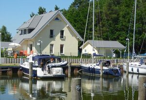 Kapitänsresidenz - Haus direkt am Wasser - 2 Bäder - WLAN – Kapitänsresidenz Stagnieß