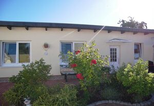 Fewo Achterwasser mit Terrasse *25 Gehminuten vom Strand* – gemütliche Fewo 50m² mit Terrasse und Grill
