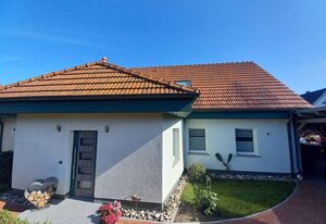 Ferienhaus Alexander, inkl. WLAN, 2 Terrassen & Grill – Doppelhaushälfte