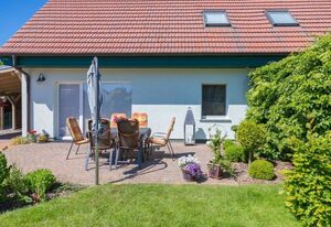 Ferienhaus Alexander, inkl. WLAN, 2 Terrassen & Grill – Doppelhaushälfte