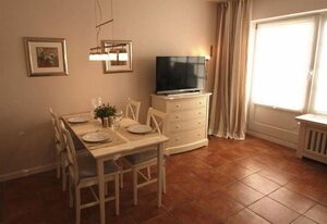 Bredland 11 - Whg. 4 – Ferienwohnung am Meer in Nieblum: Terrasse, Garten & 200 m zum Strand
