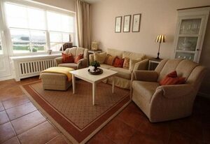 Bredland 11 - Whg. 4 – Ferienwohnung am Meer in Nieblum: Terrasse, Garten & 200 m zum Strand