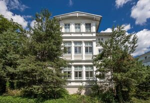 Villa Martha – Großzügige FeWo in Heringsdorf mit 2 Bädern, nur 300 m vom Strand entfernt