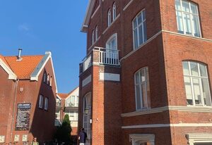 Strandstraße – Komfortable, ruhige und zentral gelegene Ferienwohnung Seeschwalbe auf Borkum
