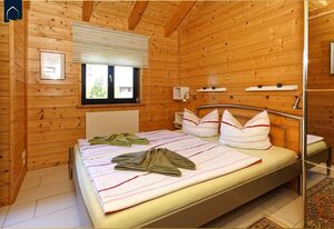 Ferienhaus Villa Riesling – Geräumiges Ferienhaus mit Garten, Sauna & Kamin – nur 500 m zum Strand
