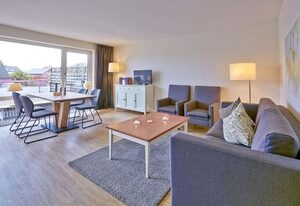 Oberlin – 120 qm große Ferienwohnung am Leuchtturm mit Sauna und toller Dachterrasse