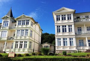 Ferienwohnung Kutscherhaus am Meer mit Balkon zur Südseite – 4 Raum-Fewo mit einem Balkon und W-Lan