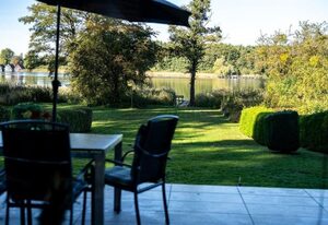 Ferienhaus Haus am See mit Wassergrundstück