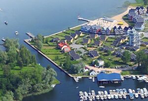 am Wasser mit Terrasse und Kaminofen