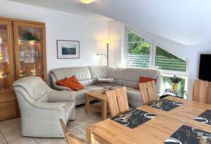 Haus Oie-Idyll ****ca. 10 Gehminuten vom Ostseestrand**** – Ferienwohnung Pittelkow mit 2 Schlafzimmern und 2 Bädern