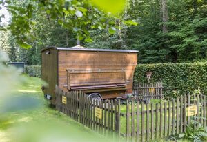 Bienenwagen der Naturheilpraxis Melchger – Bienenwagen, 8qm, 1 Wohn-/Schlafraum, max. 2 Personen