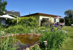 Ferienhaus Amselgarten OFC 03 – Ferienhaus Amselgarten, Terrasse und Garten