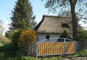 Reetdach Ferienhaus nahe Ostseebad Kühlungsborn – Reetdach Kastanienhaus (52m², 3-Raum, max 4 Pers.)