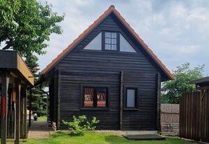 Holz-Ferienhaus Mechelsdorf nahe Ostseebad Kühlungsborn – 3-Raum-Holzhaus mit Gartenterrasse (70m², max 4 Personen)