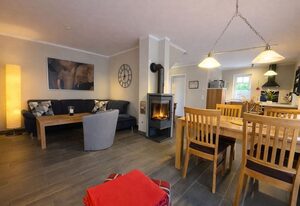A12 Das rote Haus am Haff Roggow Ostseebad Rerik – A12: 3-Raum-Ferienhaus (90m²; max. 5 Pers.), Kamin, 2 Bäder