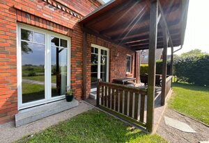A12 Das rote Haus am Haff Roggow Ostseebad Rerik – A12: 3-Raum-Ferienhaus (90m²; max. 5 Pers.), Kamin, 2 Bäder