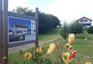 H12 Holz-Ferienhaus, Kamin, nahe Ostseebad Rerik – 4-Raum-Holz-Ferienhaus mit Kamin (100m²; max. 6 Pers.)