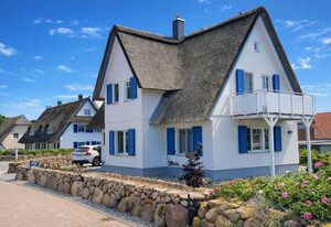 E8 Reetdach Ferienhaus mit Sauna Ostseebad Rerik – E8: 4-Raum-Reetdachhaus Strandvogel mit Sauna und Kamin