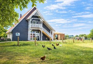 H3 Wohnen am Hofcafé mit Feierscheune Ostseebad Rerik – Nr.2/ 2-Raum-FeWo (links, 64m²) 2-5 Pers., OG