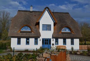 L7 Ferienhaus Strandhafer Ostseebad Rerik - XL – 4-Raum-Ferienhaus mit Kamin (max. 6 Personen) - links
