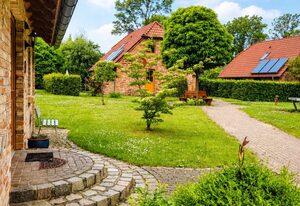 Ferienhof Landhäuser Mechelsdorf nahe Ostseebad Kühlungsborn – 4-Raum-Landhaus (4) mit Sauna und Kamin (86m²)
