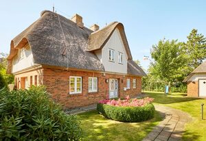 Haus Josias B - links