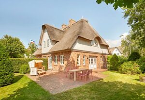 Haus Josias B - links