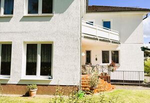 M9 Ferienwohnung mit Balkon am Waldrand im Ostseeland – 4-Raum-FeWo, Kaminofen, Balkon (max. 6 Personen, 105m², OG)