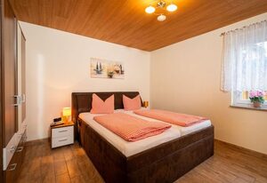 Haus Ostseetraum – 130 m² Ferienwohnung  – 4 SZ, 2 Bäder, Kamin, WLAN  – für bis zu 8 Personen