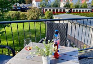 Haus zur Sonne Wohnung 6 – 80 m² Ferienwohnung für 5 Personen – 3 Schlafzimmer, Balkon und Wlan
